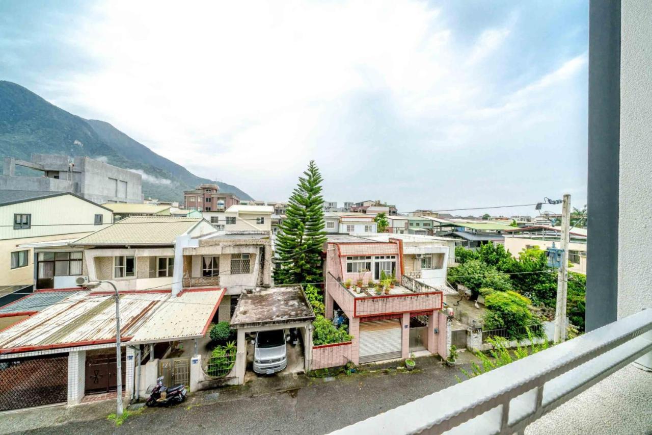 五葉松民宿-電梯民宿 近慈濟中小學及慈科大及人社院 Hualien Eksteriør bilde