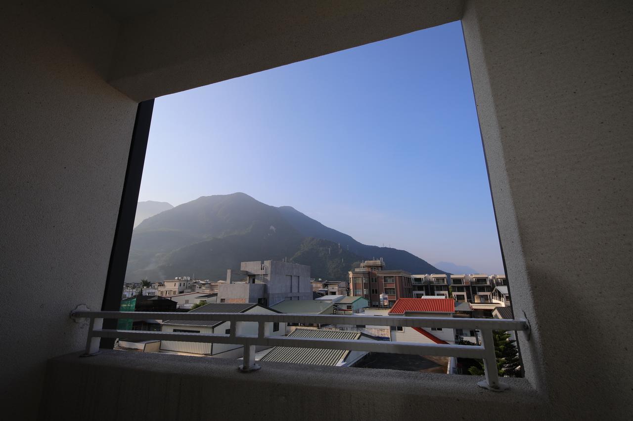 五葉松民宿-電梯民宿 近慈濟中小學及慈科大及人社院 Hualien Eksteriør bilde